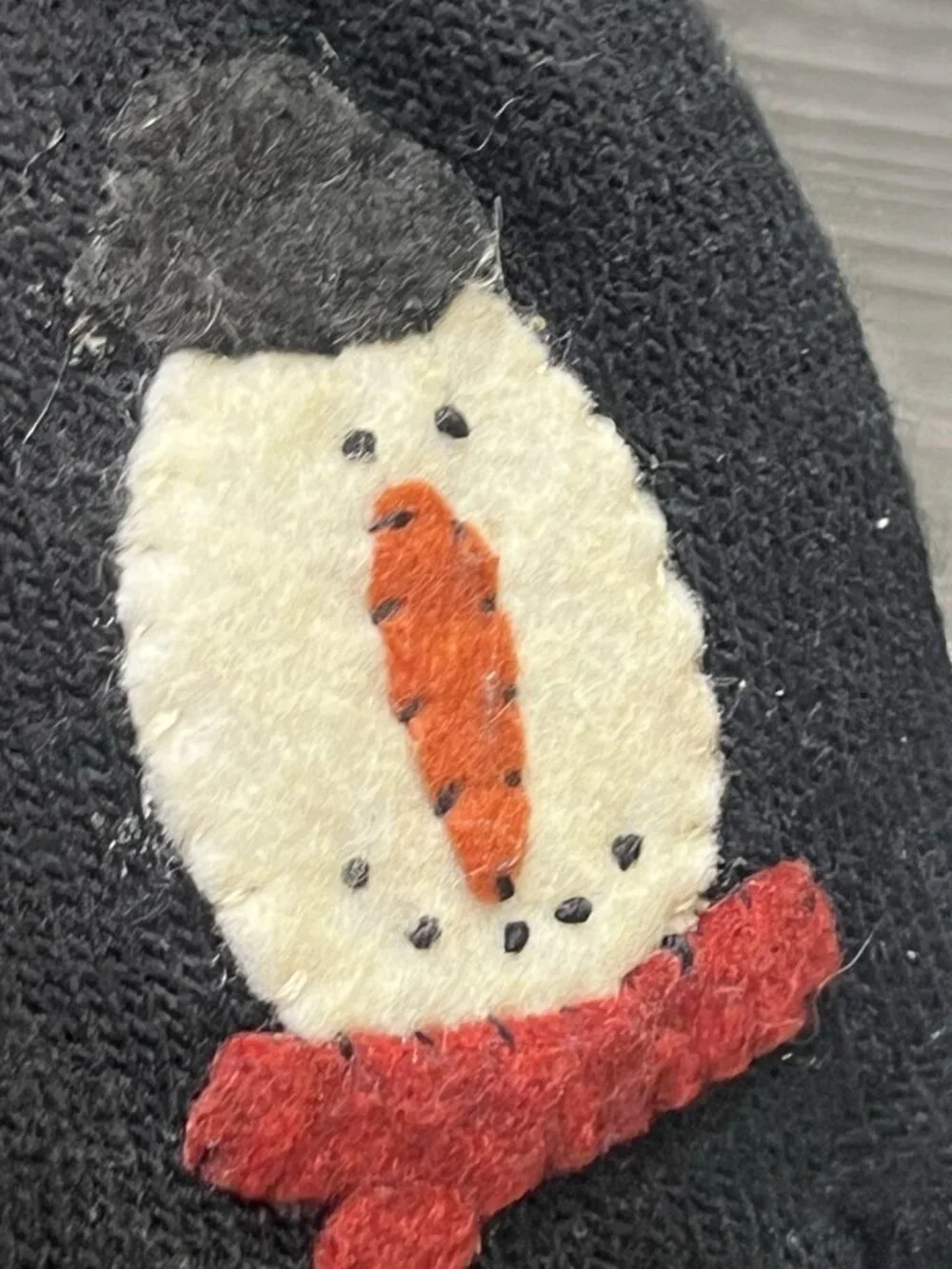 Women’s Black Knit Stretch Winter Gloves with Primitive Snowmen Applique